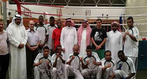 «ملاكمة الأخضر» تغادر للجزائر